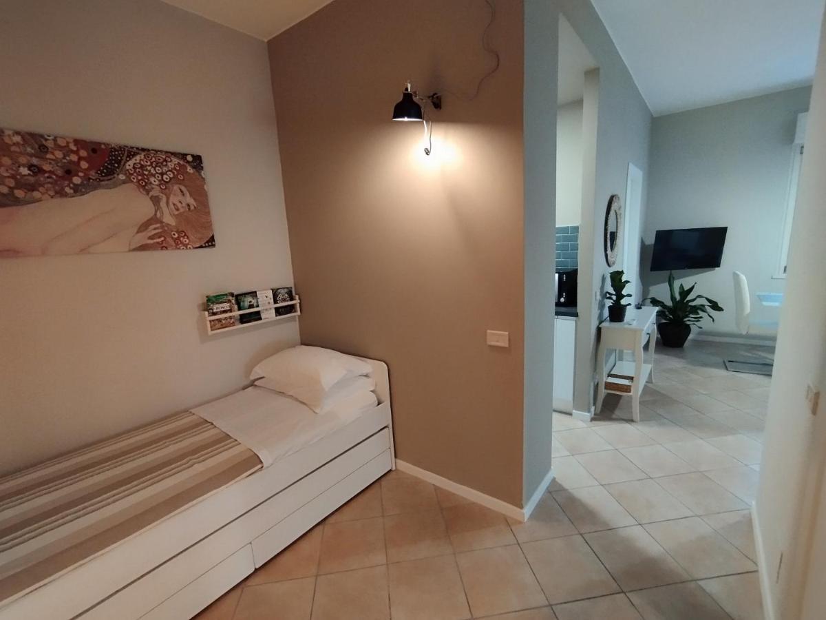 Milano Lodge Bussero Bagian luar foto